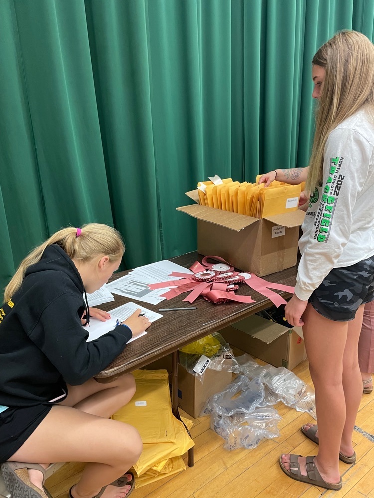 State FFA 2022- helping backstage with awards 